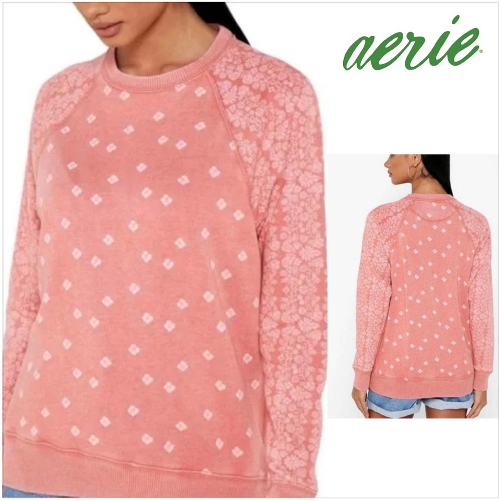 Aerie Women’s Coral vintage crewneck sweatshirt.
Size S